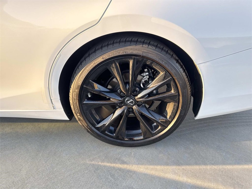 Used 2024 Lexus ES 300h F Sport image 8