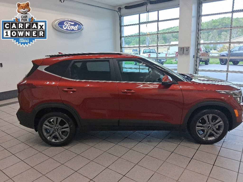Used 2023 Kia Seltos S w/ Navigation Package FWD image 21