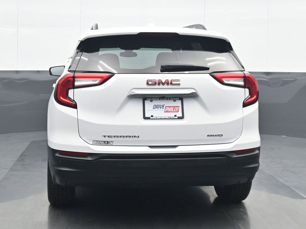 Used 2023 GMC Terrain SLE w/ Driver Convenience Package image 5