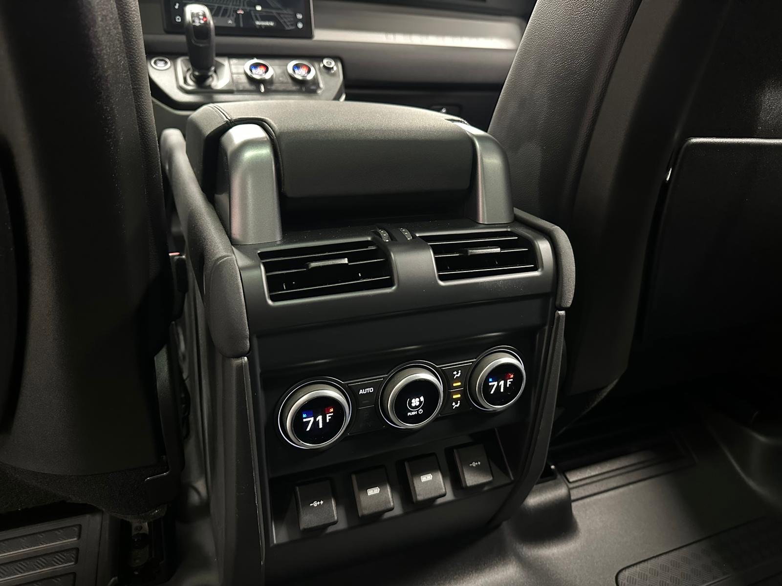 Used 2020 Land Rover Defender 110 First Edition image 45