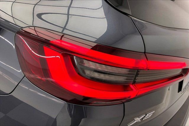Used 2021 BMW X5 xDrive40i w/ Convenience Package image 29