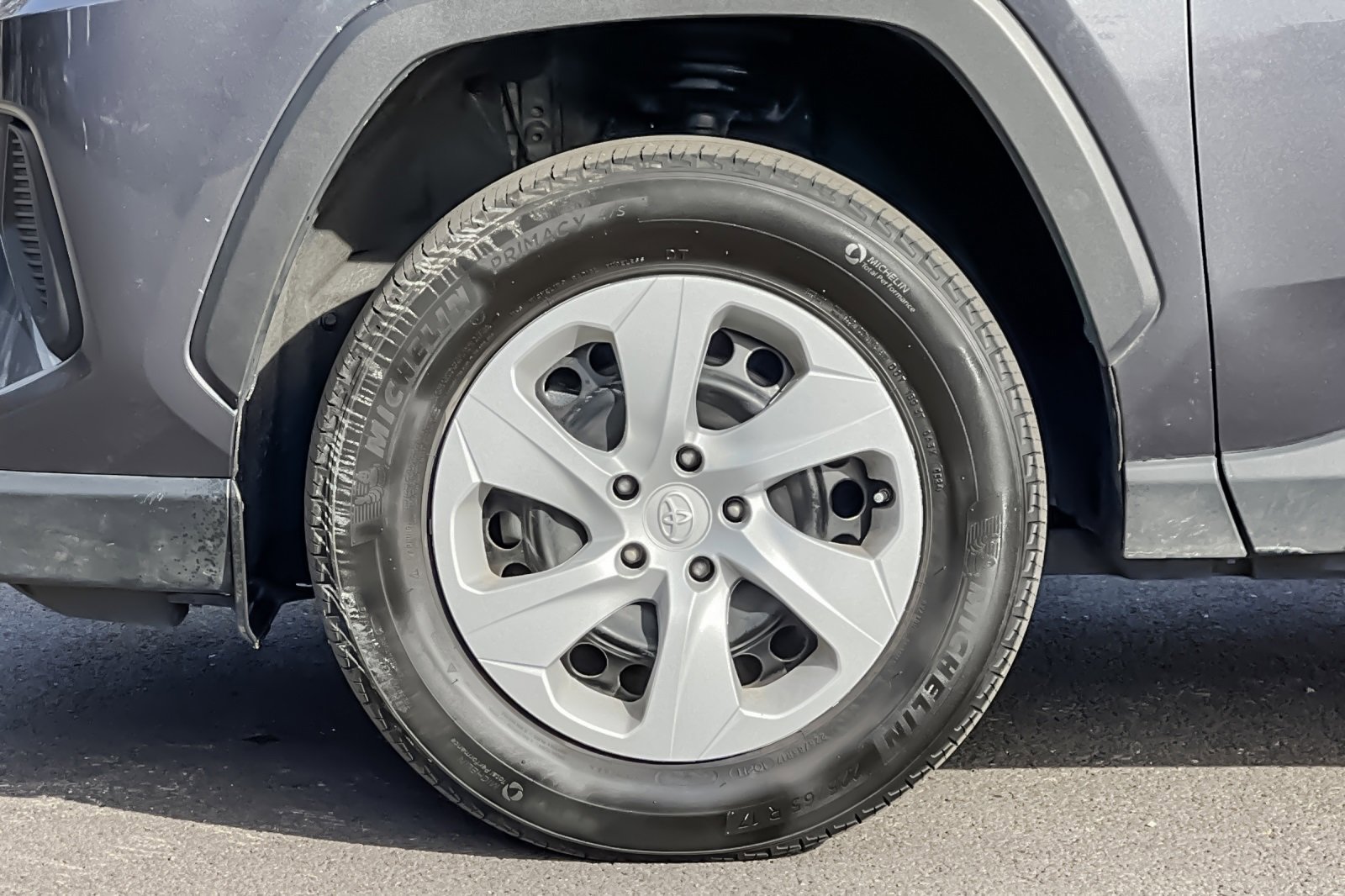 Used 2024 Toyota RAV4 LE image 37