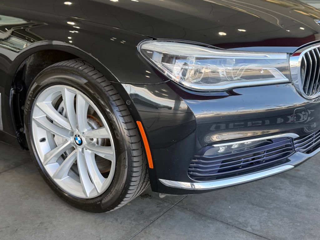 Used 2016 BMW 750i RWD image 8