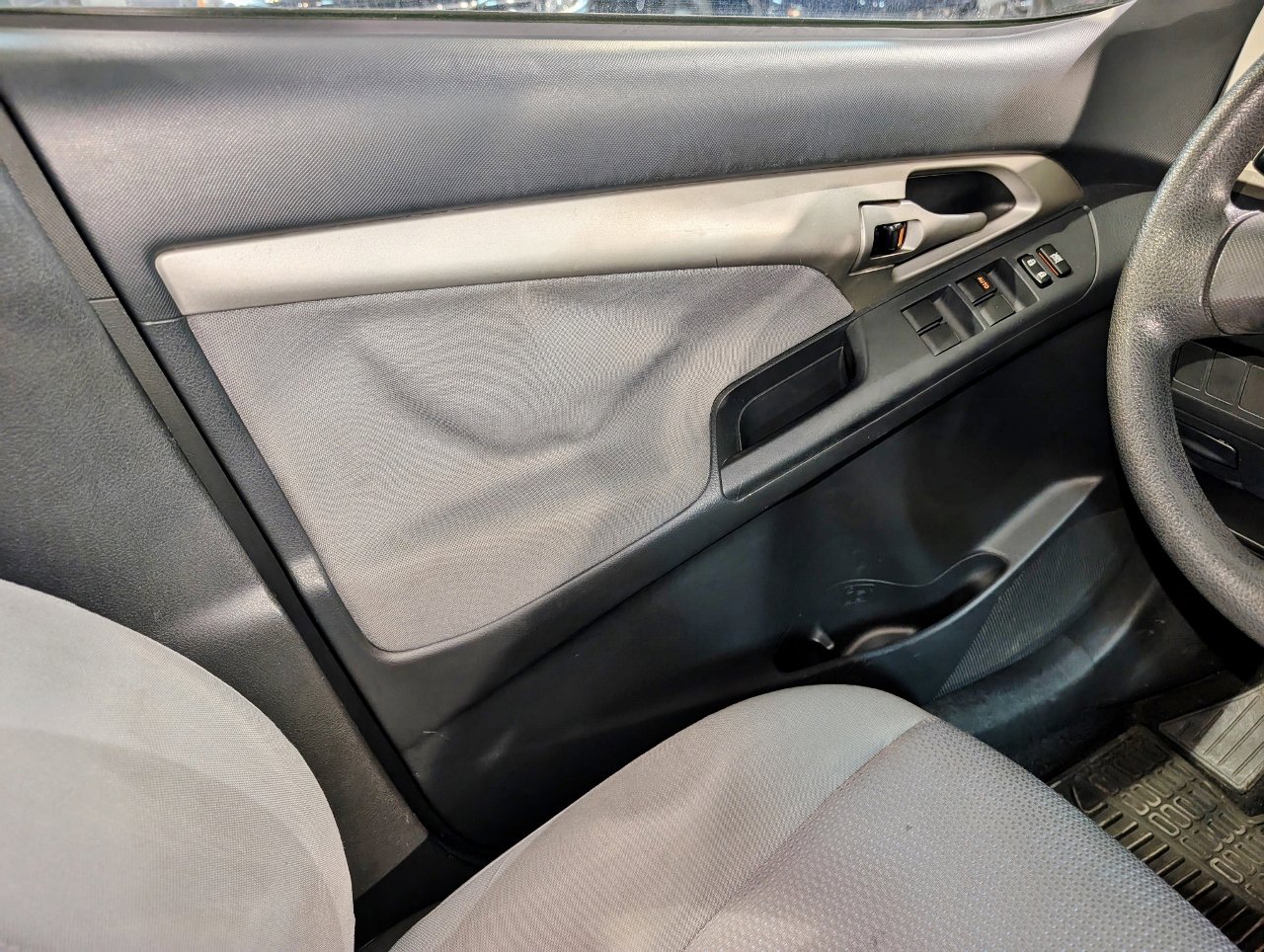 Used 2009 Toyota Matrix S image 29