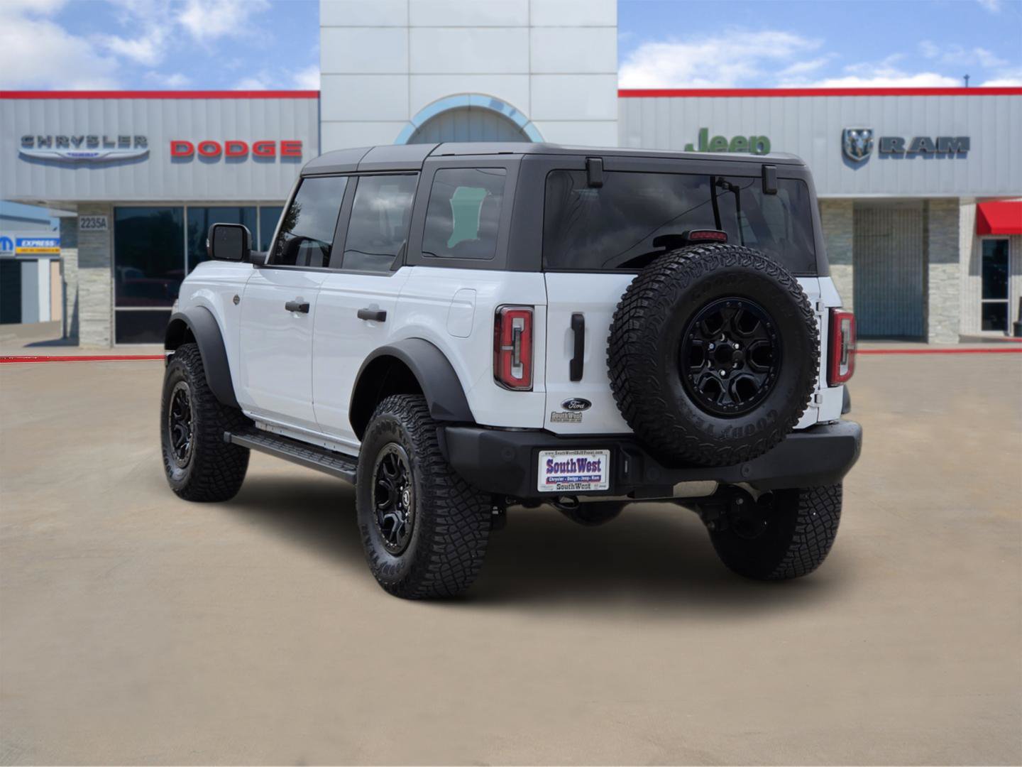 Used 2024 Ford Bronco Wildtrak AWD/4WD image 3