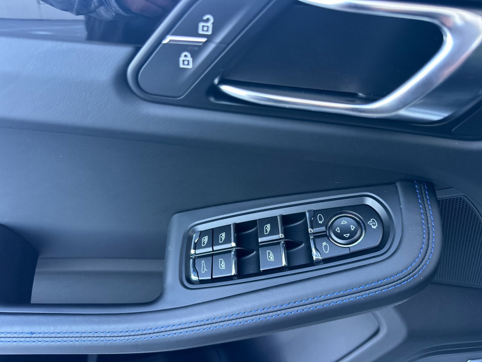 New 2026 Porsche Macan S AWD/4WD image 13