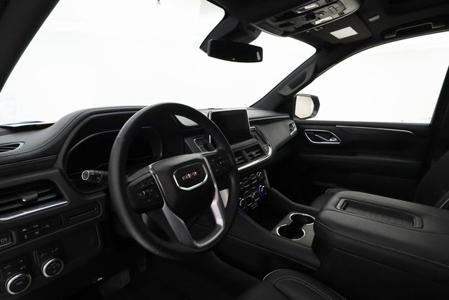 Used 2023 GMC Yukon SLT w/ SLT Premium Package image 11