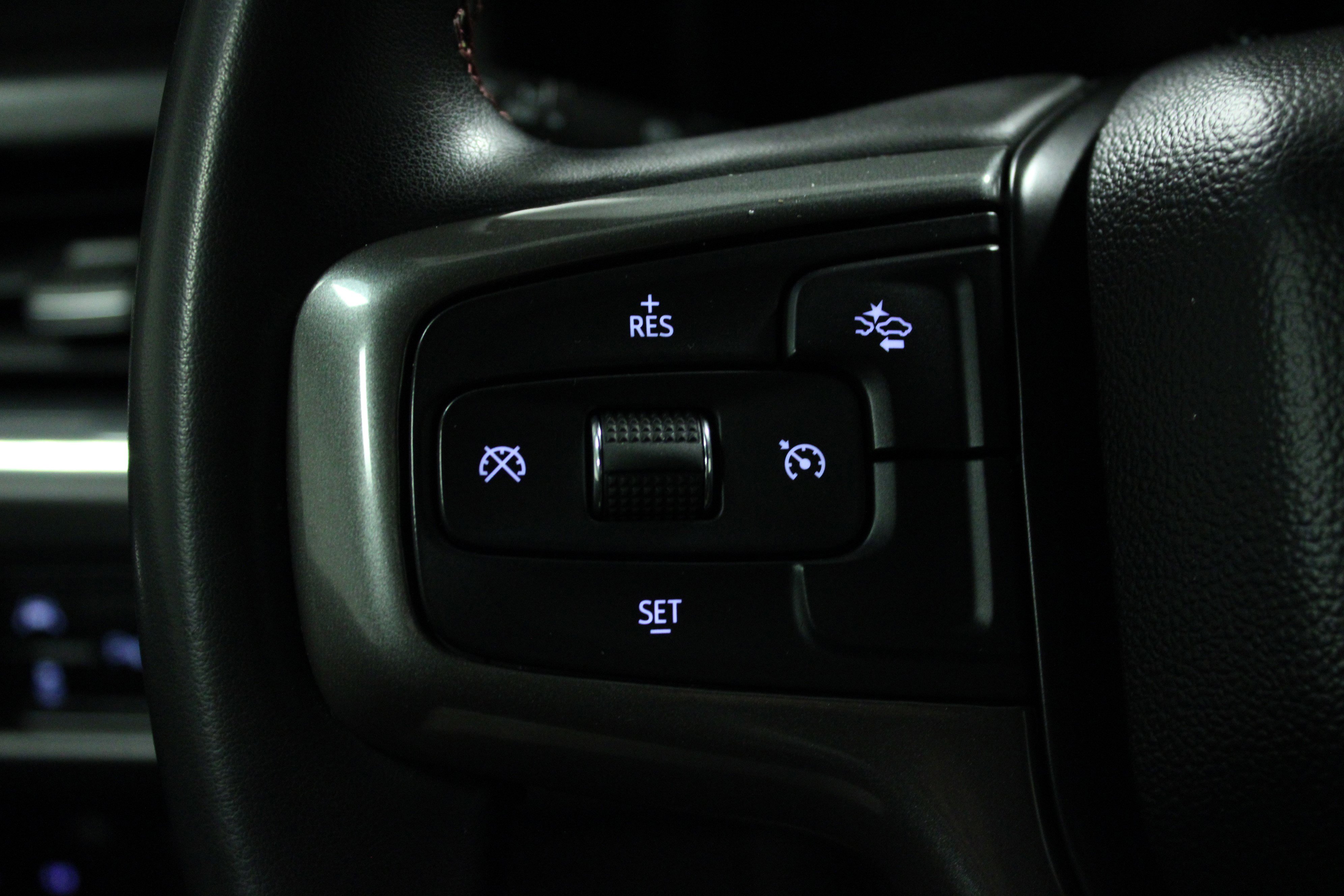 Used 2023 Chevrolet Suburban RST AWD/4WD image 21