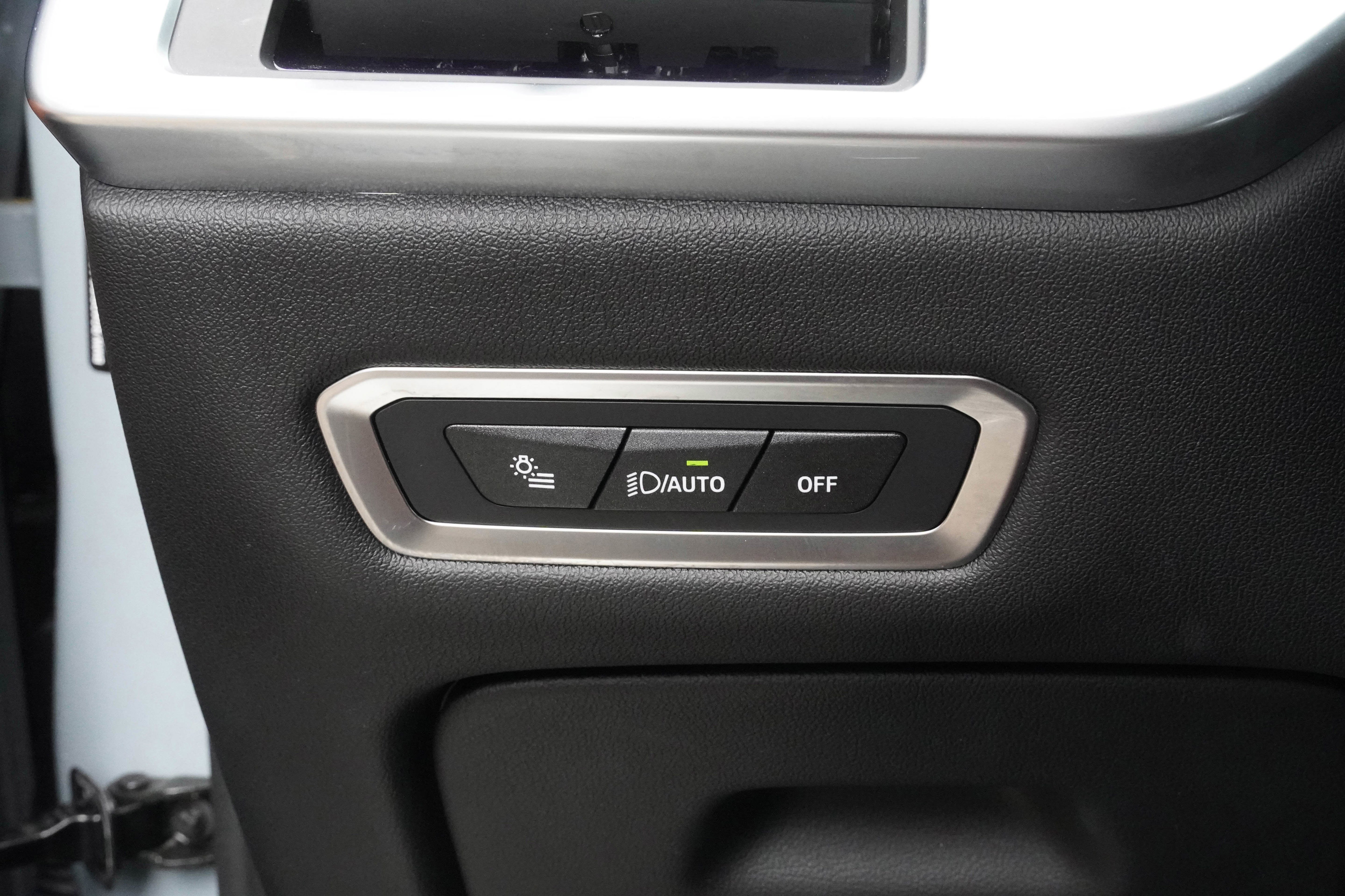 Certified 2024 BMW X7 M60i w/ Executive Package image 17