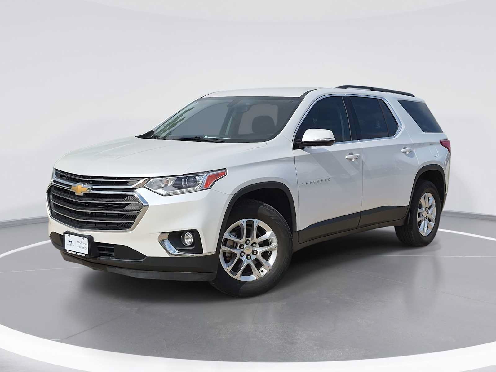 Used 2019 Chevrolet Traverse LT FWD image 1
