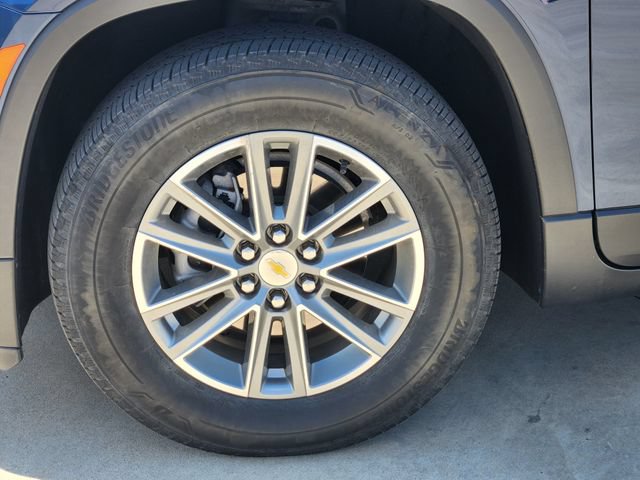 Used 2023 Chevrolet Traverse LT FWD image 12