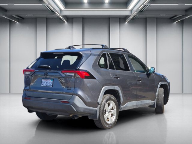 Used 2021 Toyota RAV4 XLE w/ Convenience Package AWD/4WD image 4