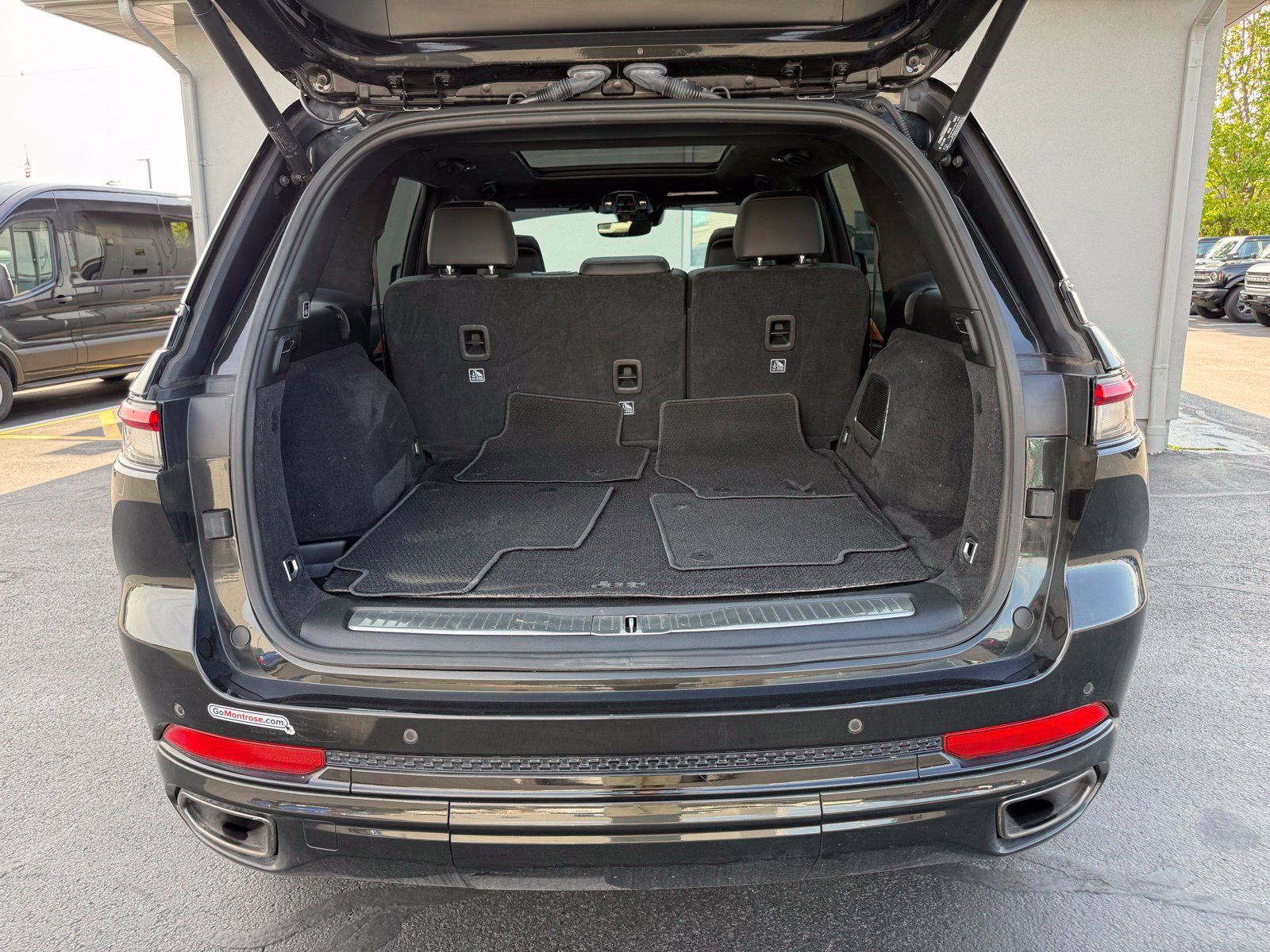 Certified 2024 Jeep Grand Cherokee Summit AWD/4WD image 50