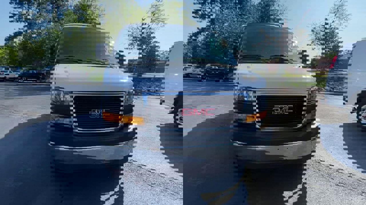 Used 2024 GMC Savana 2500 w/ Driver Convenience Package image 3