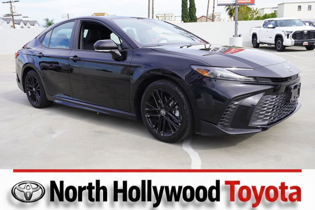 Certified 2025 Toyota Camry SE image 1