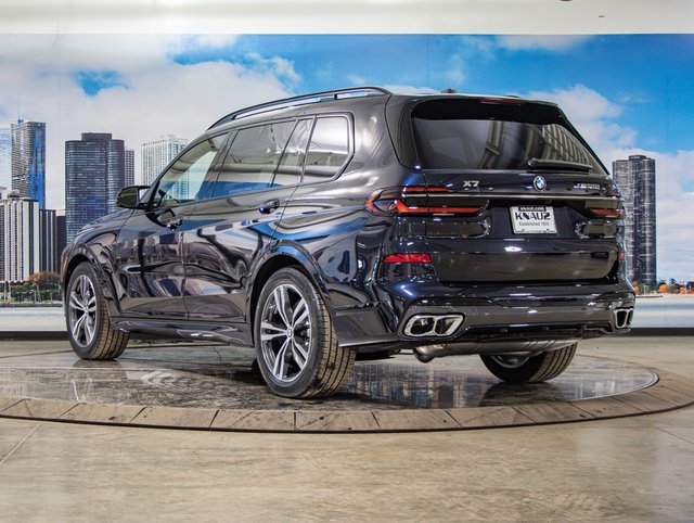 Used 2026 BMW X7 M60i AWD/4WD image 9