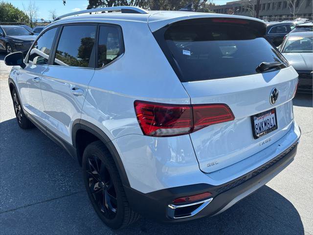 Used 2022 Volkswagen Taos SEL w/ Panoramic Sunroof Package image 4