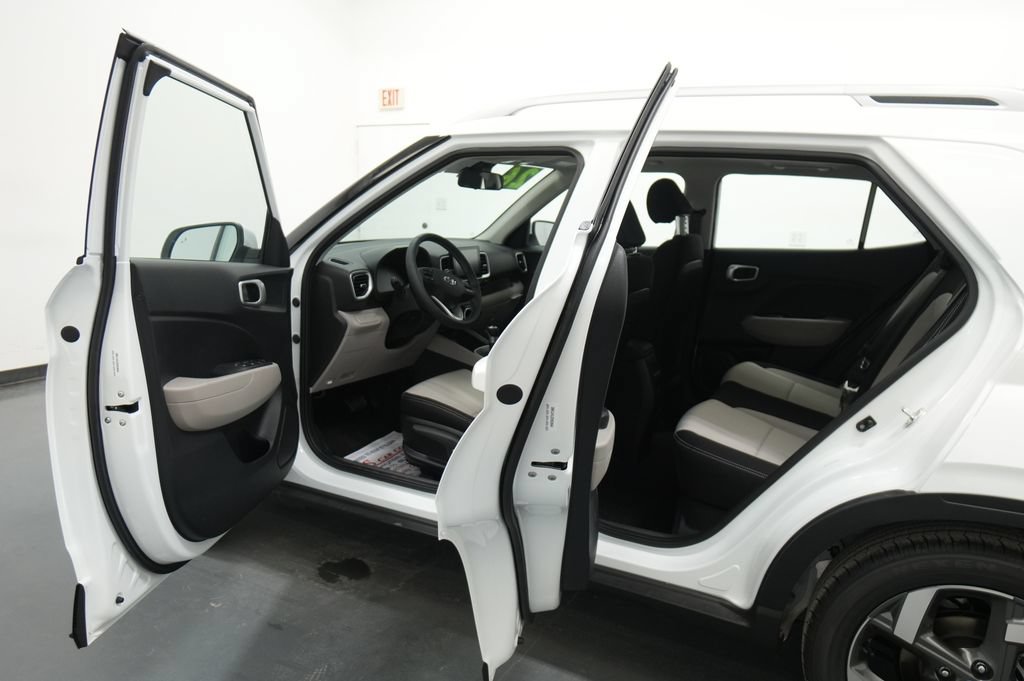 New 2026 Hyundai Venue SEL FWD image 20