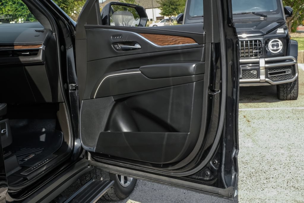 Used 2021 Cadillac Escalade ESV Premium Luxury Platinum AWD/4WD image 55