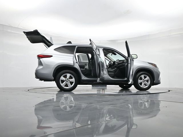 Used 2023 Toyota Highlander L image 52