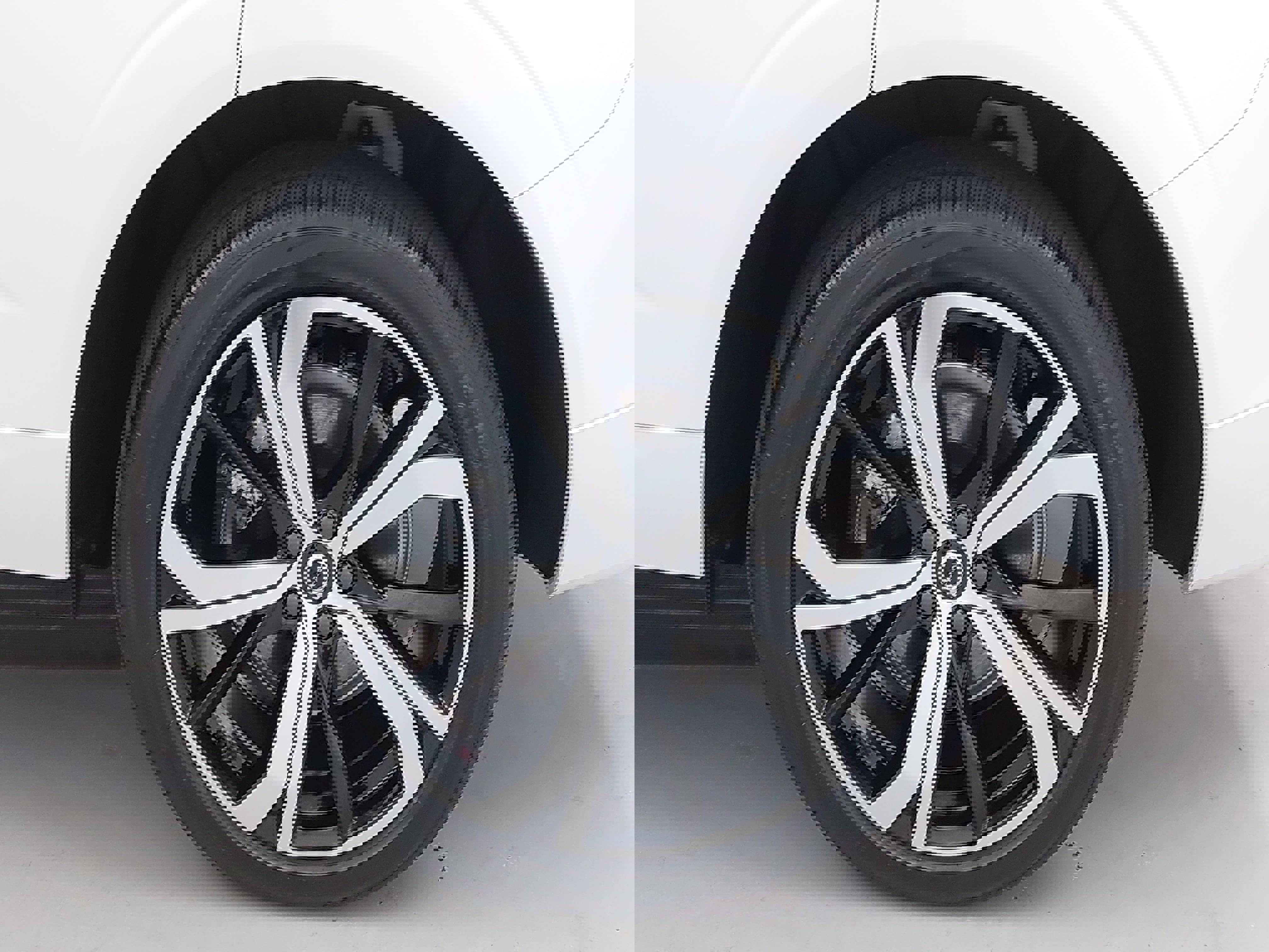 Used 2025 Volvo XC60 T8 Ultra w/ Protection Package Premier image 35