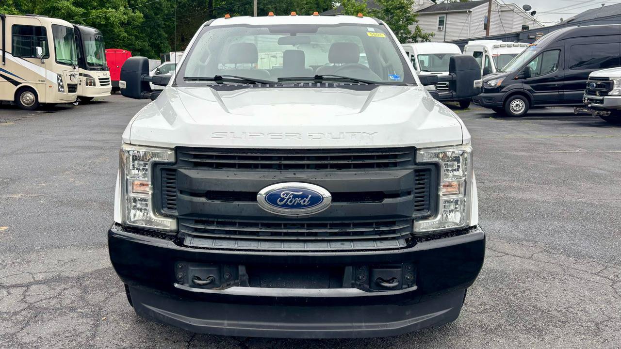 Used 2018 Ford F350 XL w/ Power Equipment Group RWD image 3