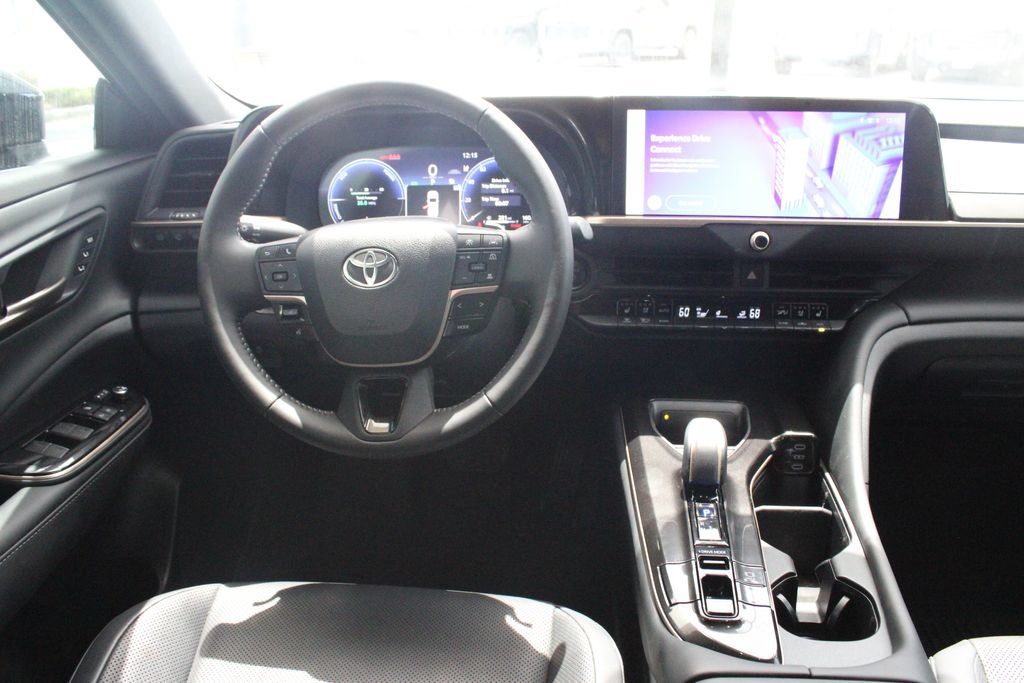 Certified 2025 Toyota Crown Signia AWD/4WD image 2