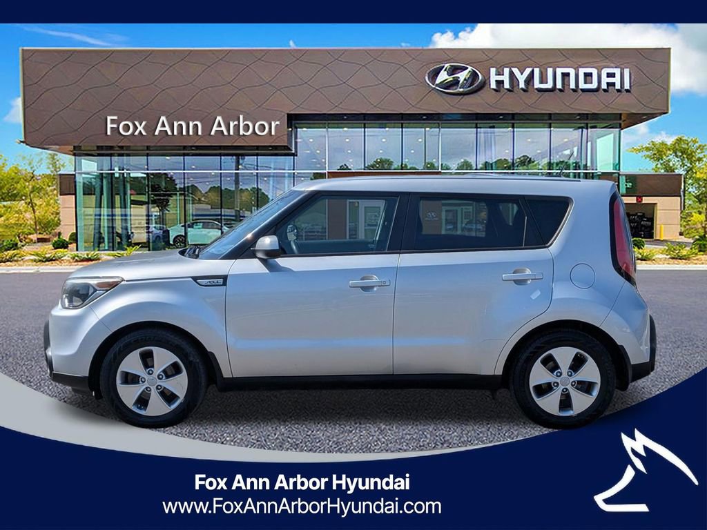 Used 2015 Kia Soul FWD image 2