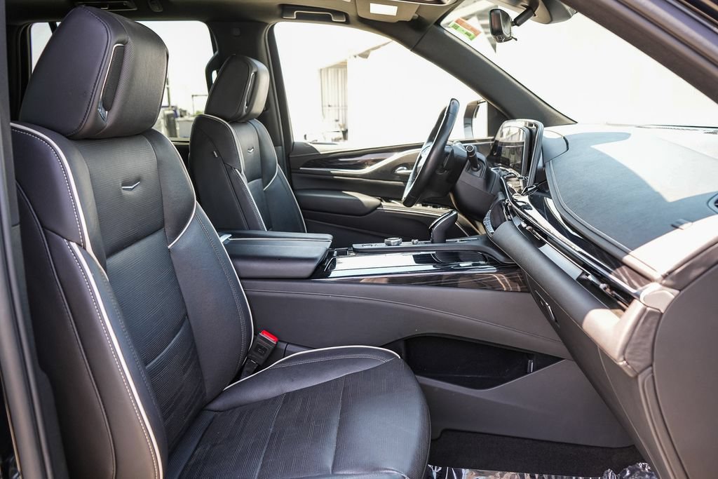 Used 2024 Cadillac Escalade Sport AWD/4WD image 17