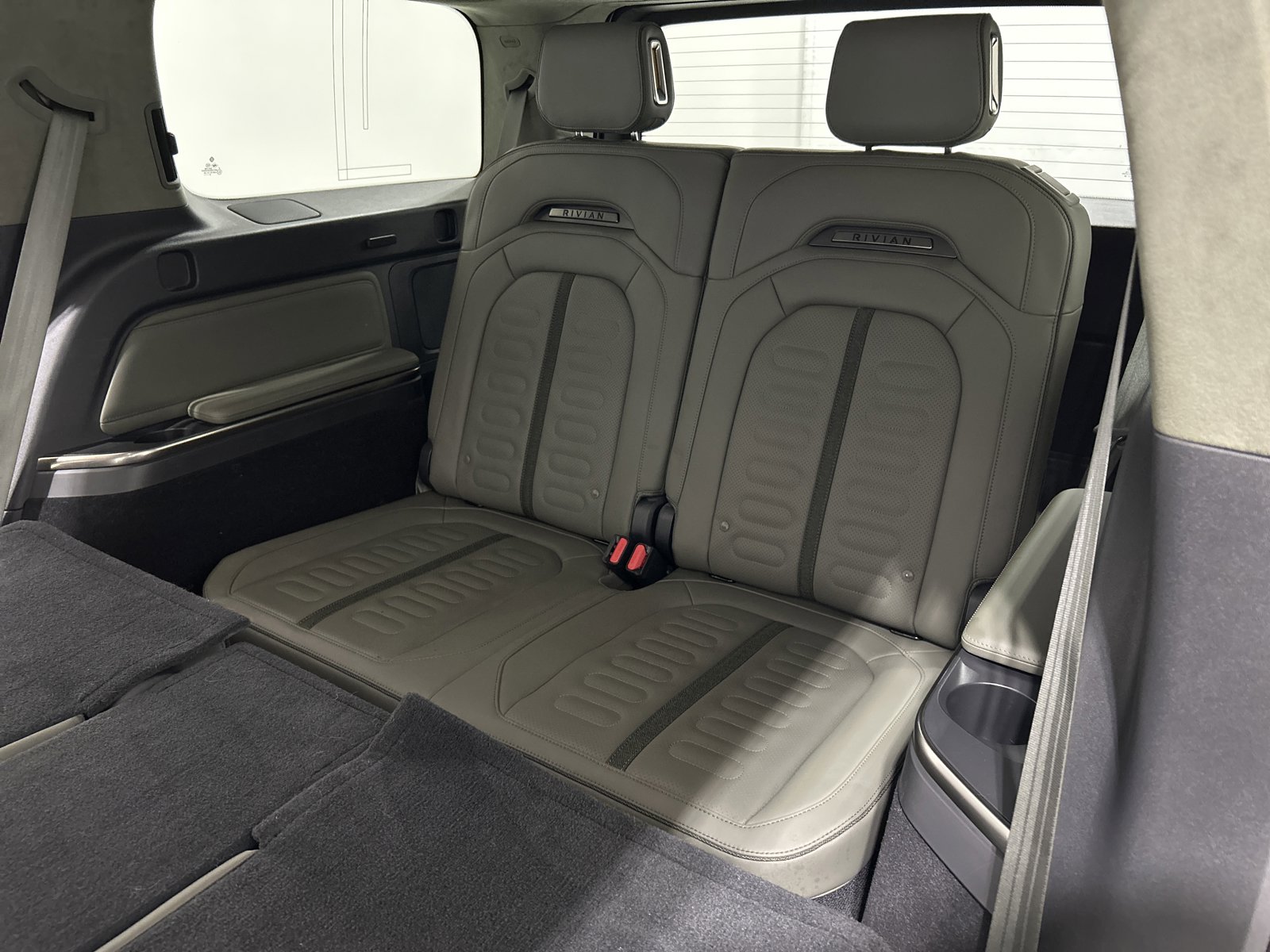 Used 2023 Rivian R1S Adventure AWD/4WD image 22