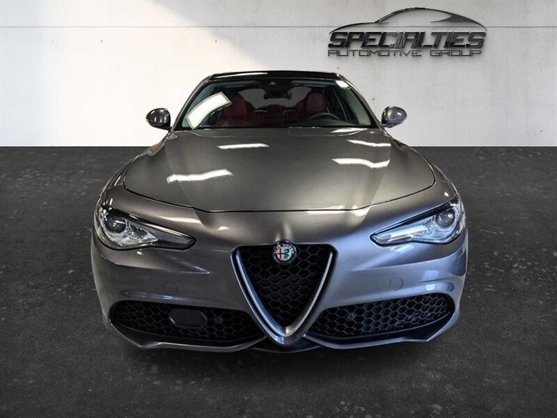 Used 2017 Alfa Romeo Giulia Ti w/ TI 19" Sport Package AWD/4WD image 6