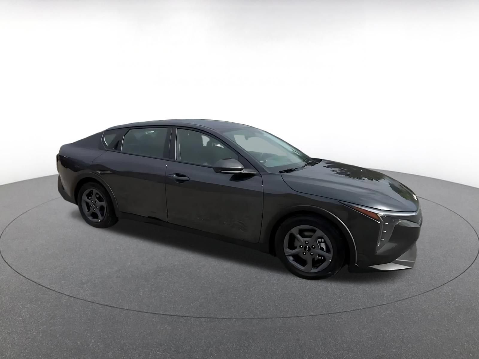 Used 2025 Kia K4 FWD image 2