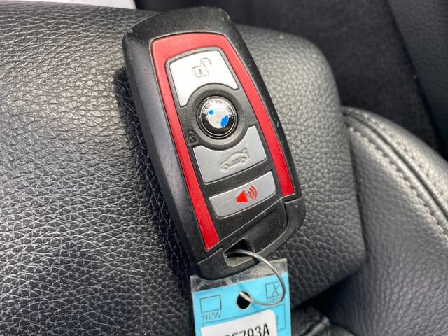 Used 2017 BMW 330i xDrive Sedan AWD/4WD image 25