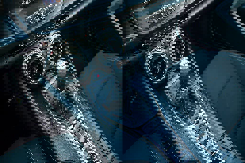 Used 2021 Chevrolet Camaro LT RWD image 26