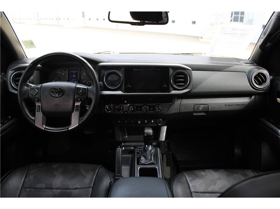 Used 2019 Toyota Tacoma TRD Sport w/ Exterior Package AWD/4WD image 10