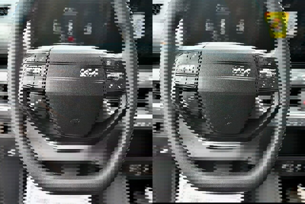 Used 2025 Kia K4 LXS image 20