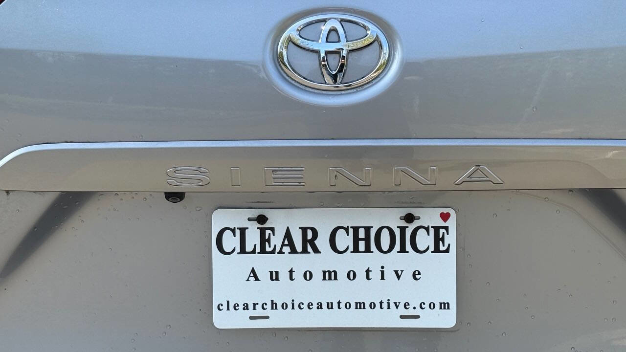 Used 2012 Toyota Sienna XLE w/ Premium Pkg FWD image 10