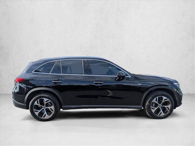 Used 2025 Mercedes-Benz GLC 350e 4MATIC image 4