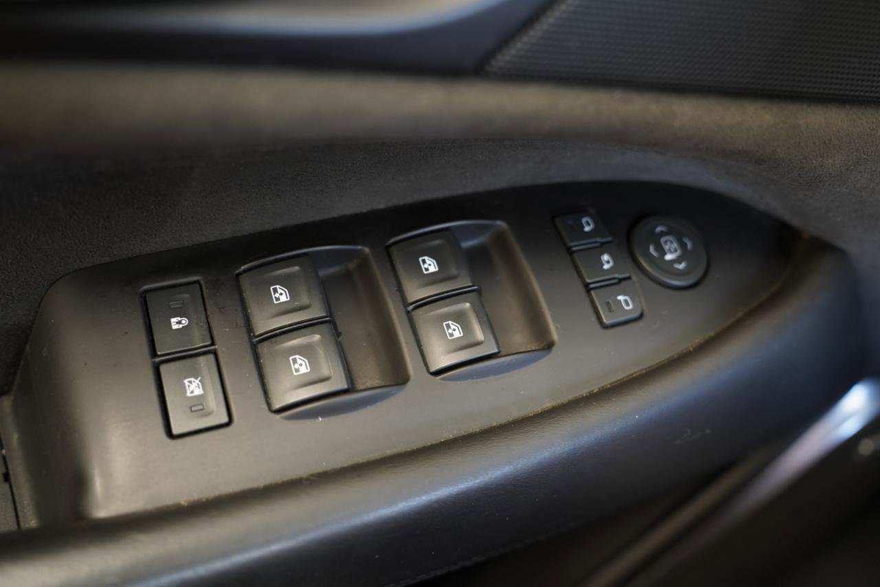 Used 2019 Cadillac Escalade ESV Platinum w/ Escalade Sport Edition image 26