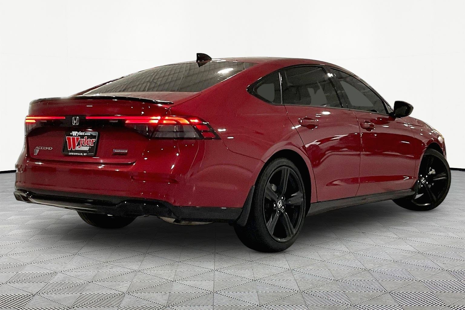 Used 2025 Honda Accord Sport image 6