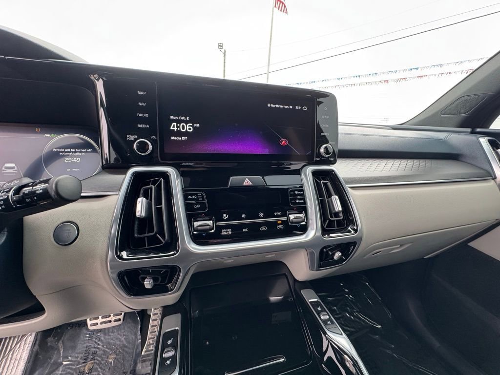 Used 2023 Kia Sorento SX Prestige image 24