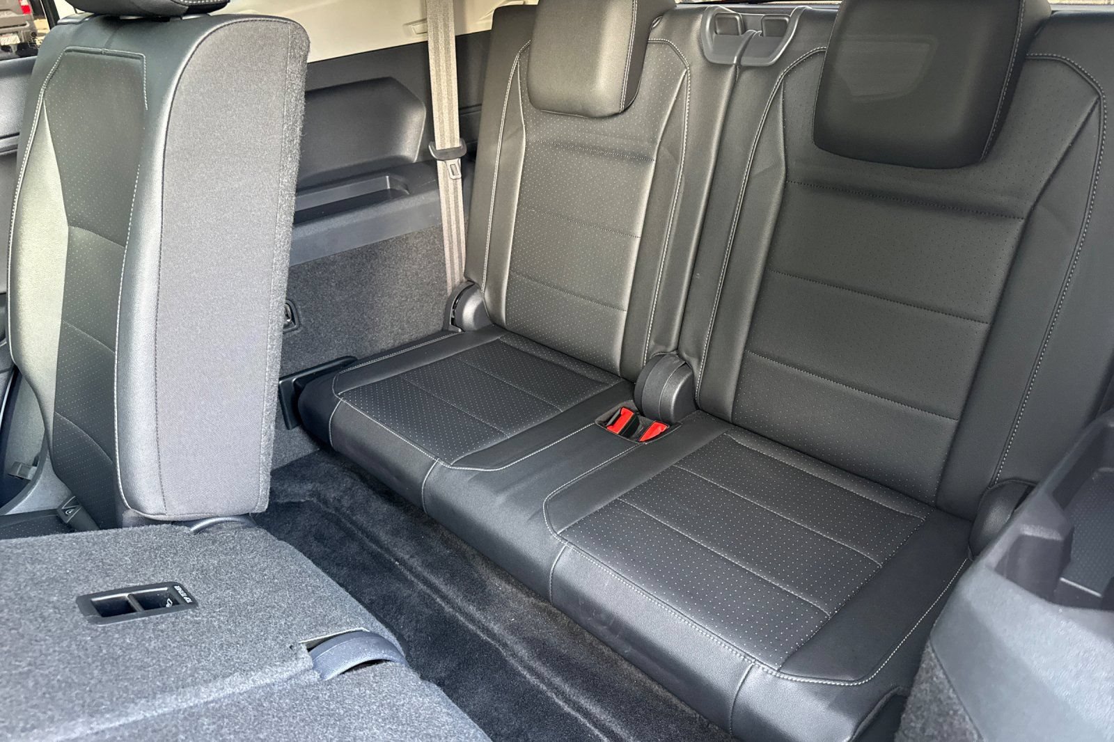 Used 2020 Volkswagen Tiguan SEL FWD image 15
