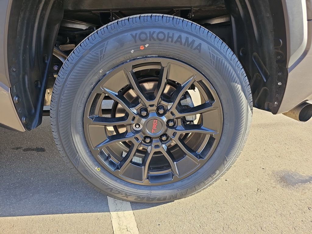 Used 2022 Toyota Tundra SR5 w/ SR5 Convenience Package image 29