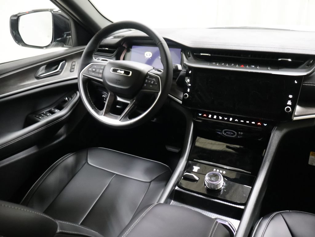 New 2027 Jeep Grand Cherokee Limited AWD/4WD image 18