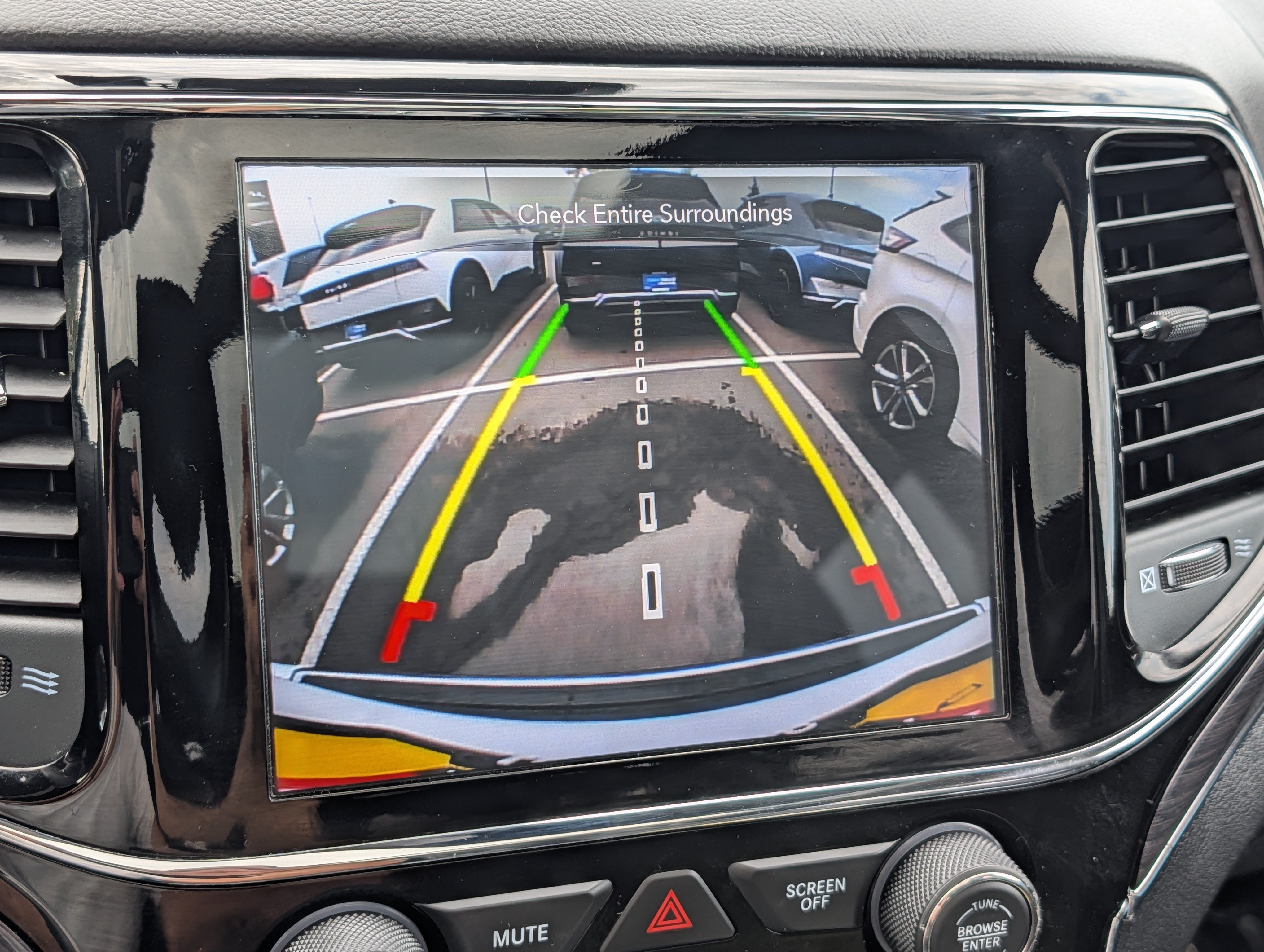 Used 2019 Jeep Grand Cherokee Overland AWD/4WD image 27