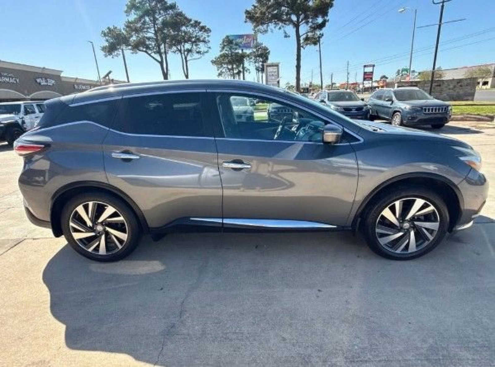 Used 2015 Nissan Murano Platinum w/ Platinum Technology Package image 2