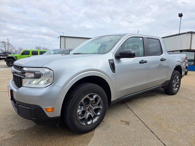 Used 2024 Ford Maverick XLT w/ XLT Luxury Package AWD/4WD image 3
