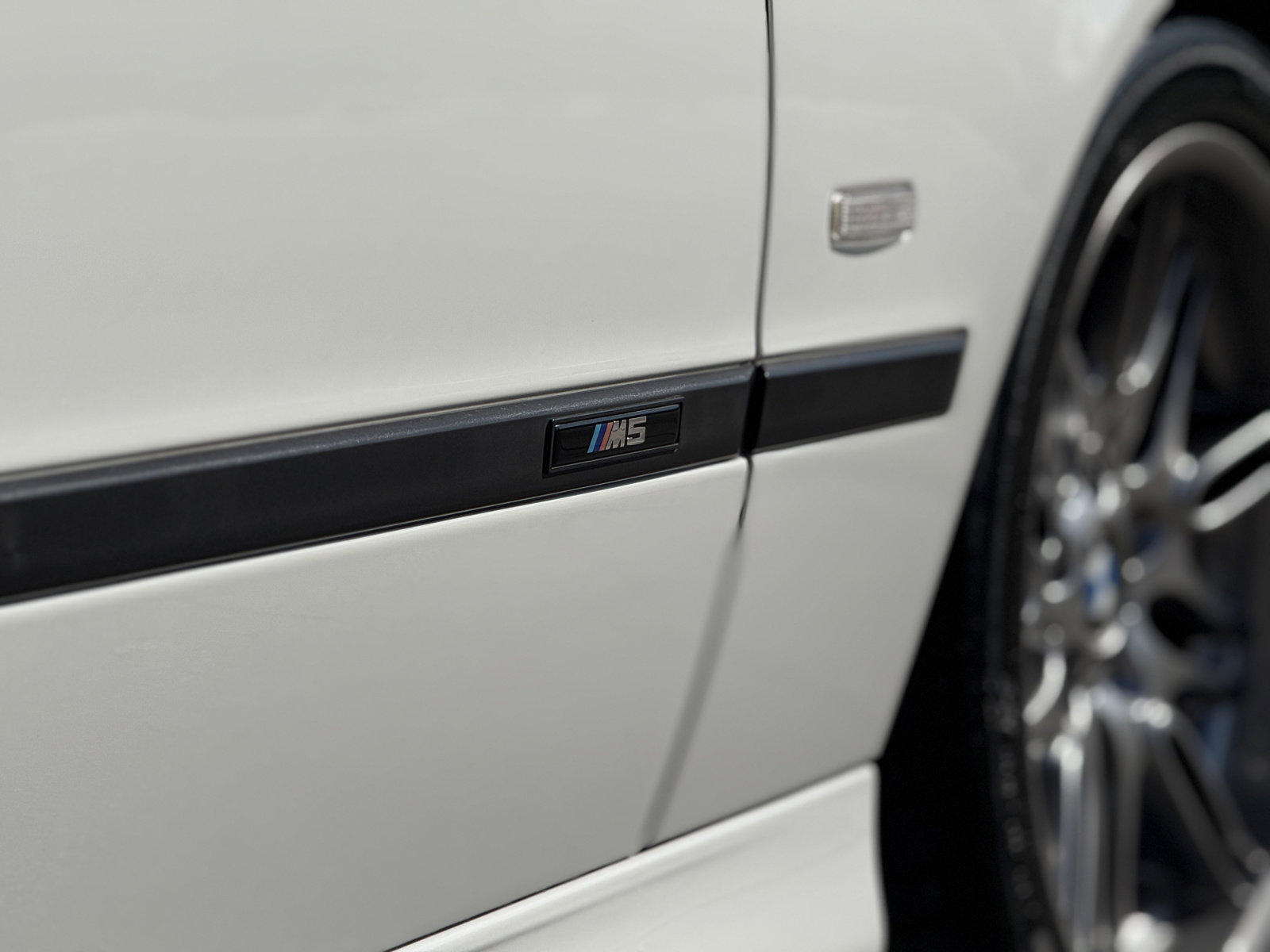 Used 2003 BMW M5 RWD image 14
