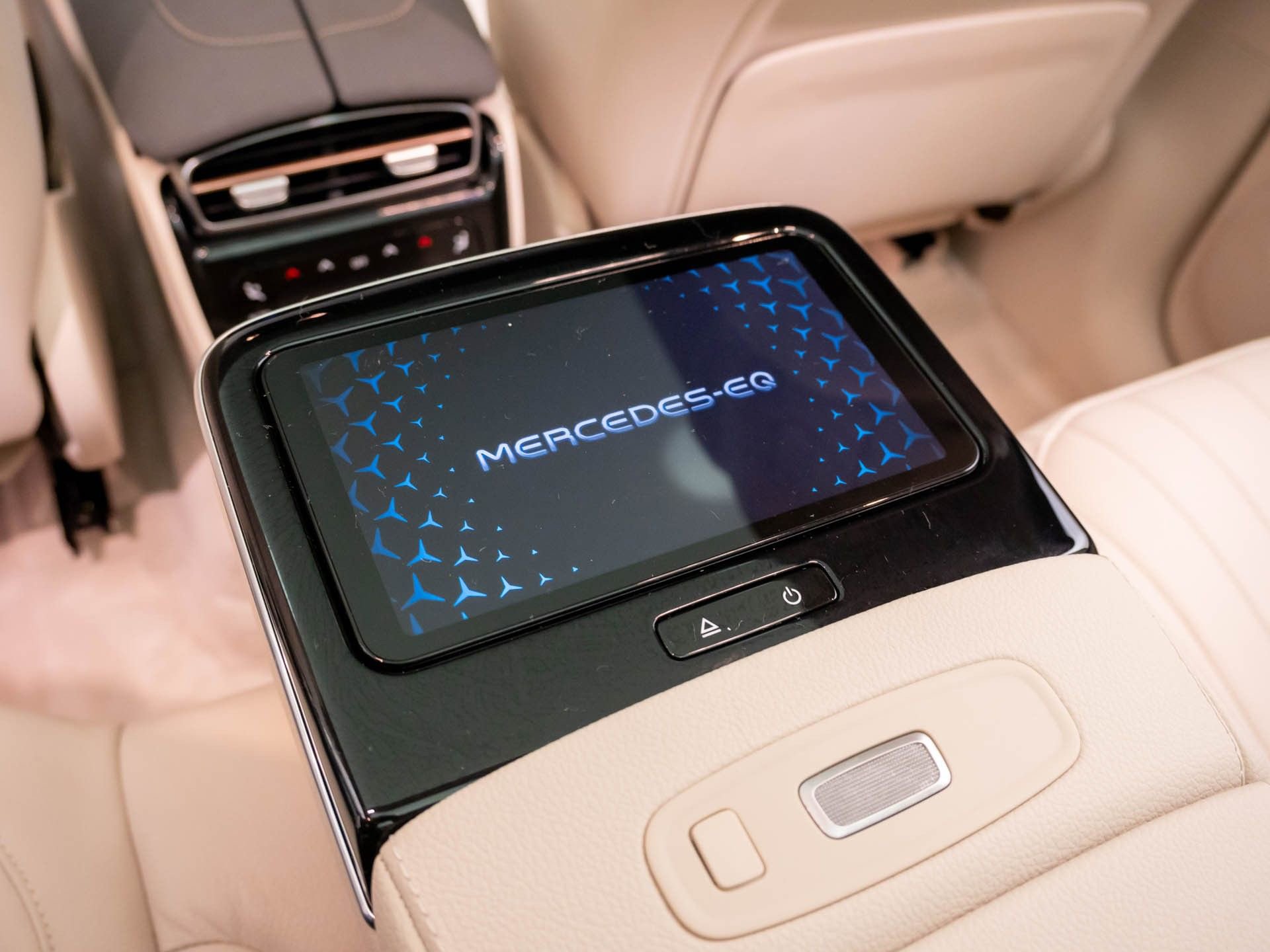 Used 2023 Mercedes-Benz EQS 580 4MATIC SUV image 24