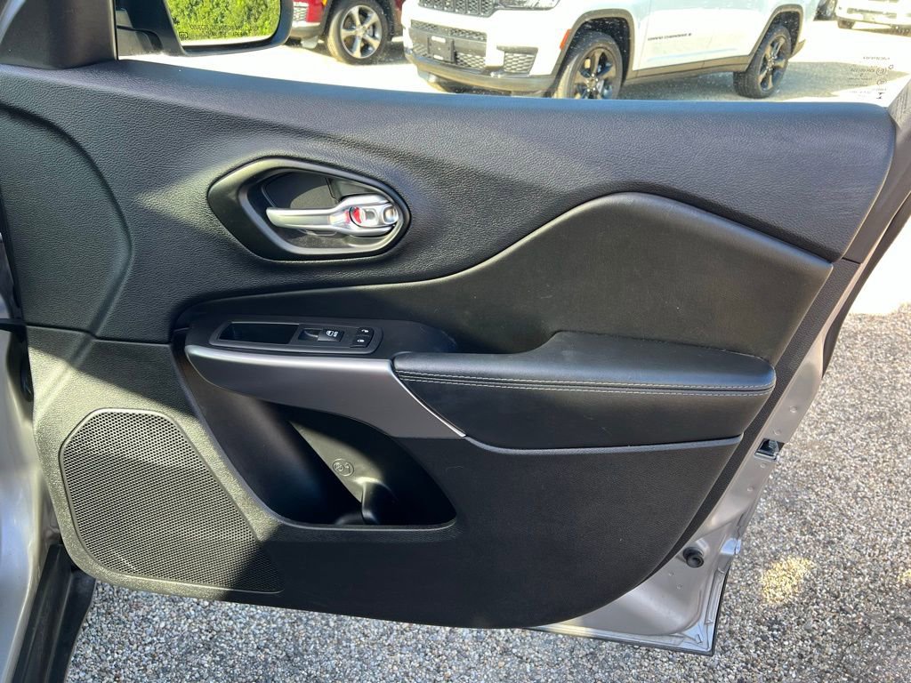 Used 2022 Jeep Cherokee Limited image 15